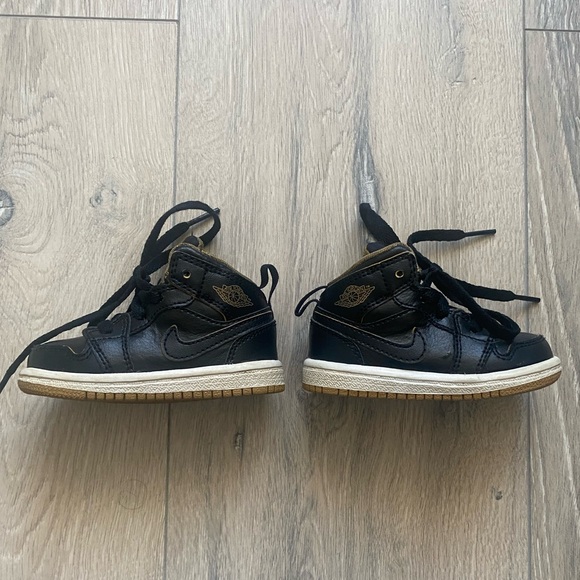 Nike Jordan - Size 4C - Picture 9 of 11